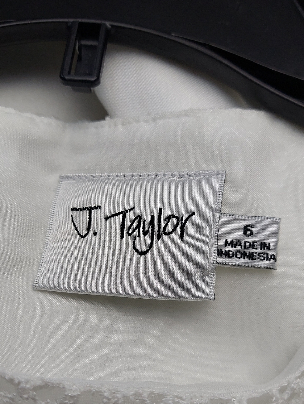 J. Taylor White Sleeveless A-Line Dress with Irredecent Sequins Size 6 Like New▪ - Picture 7 of 10